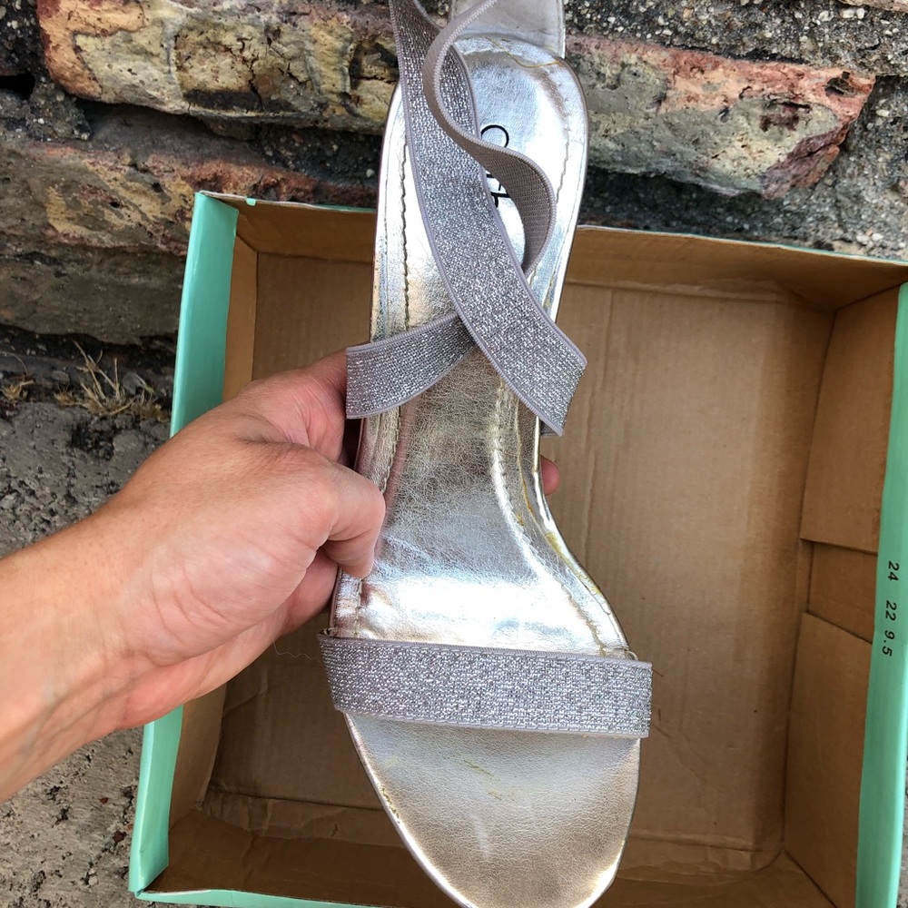 Heels size 8.5 - Picture 5 of 8